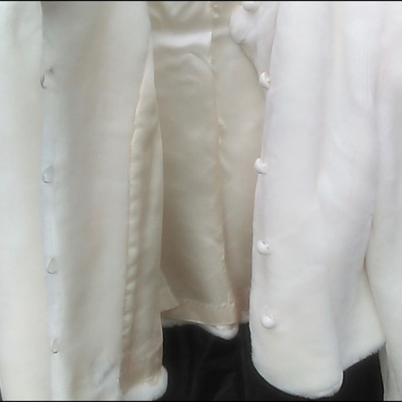 Vintage White Faux Fur Jacket - Picture 7 of 10